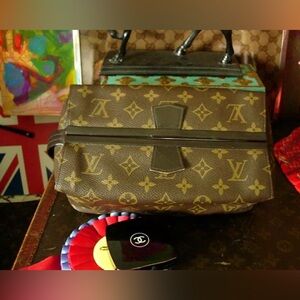 Vintage LOUIS VUITTON Saks Cosmetic Accessory Luggage Travel Dopp RARE Handsome